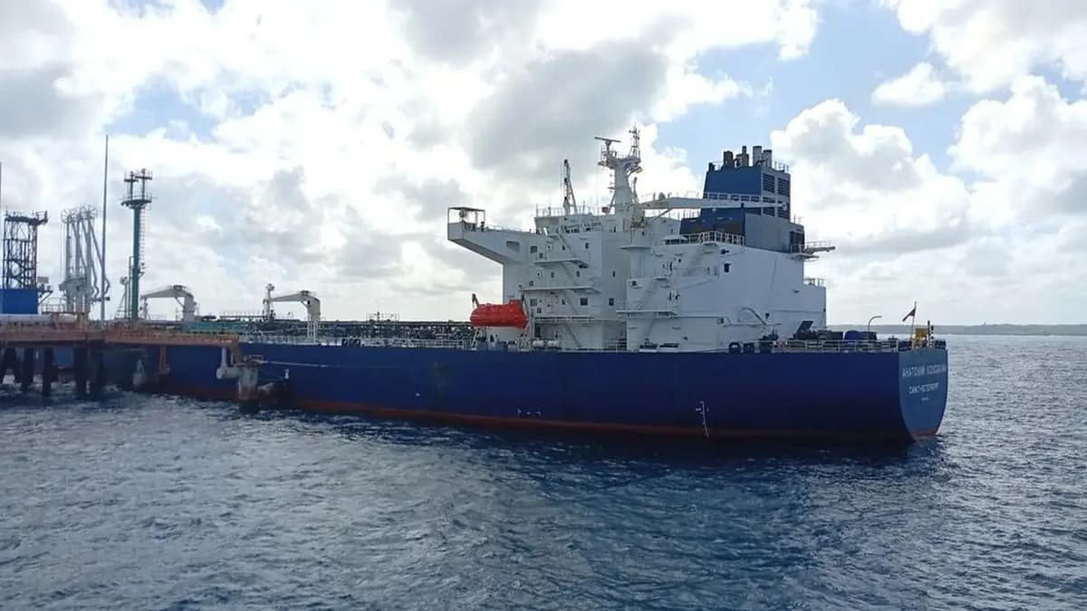 Cuando la geopolítica se vuelve combustible: Trump autoriza de palabra un petrolero ruso a Cuba