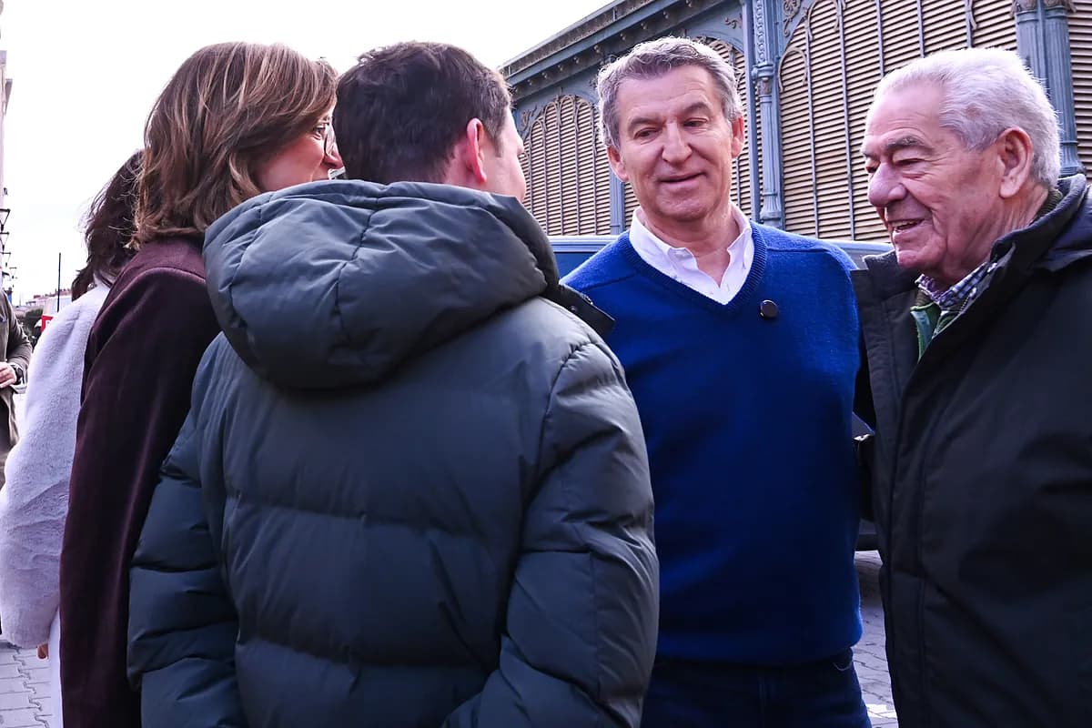 Feijóo convierte el bloqueo de Vox en Extremadura en arma electoral para Castilla y León