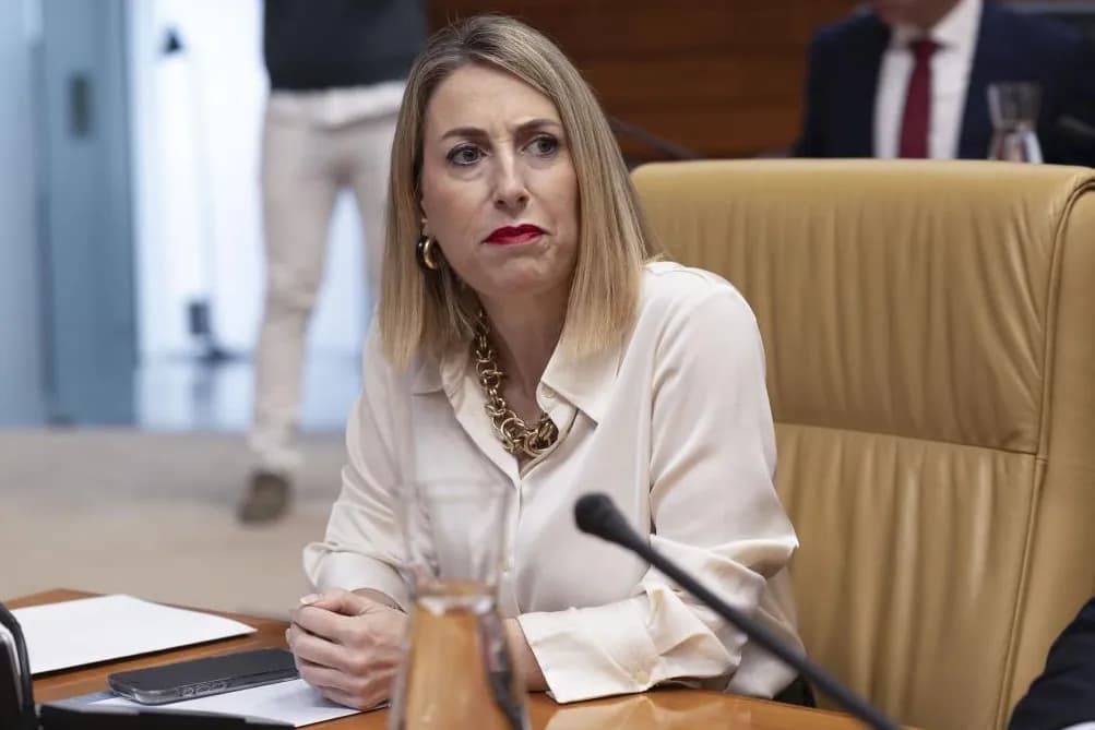 Extremadura en vilo: PP y Vox negocian, pero la gobernabilidad sigue en suspense