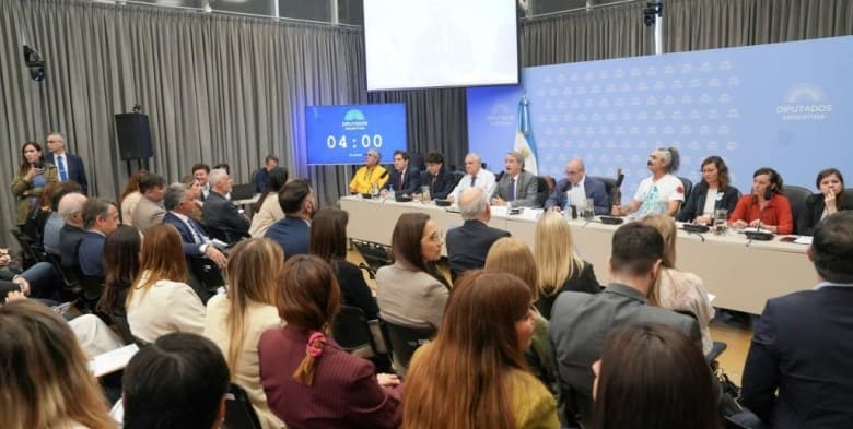 Cuando la sed de recursos choca con la reserva de agua: la reforma que abre los glaciares a la minería