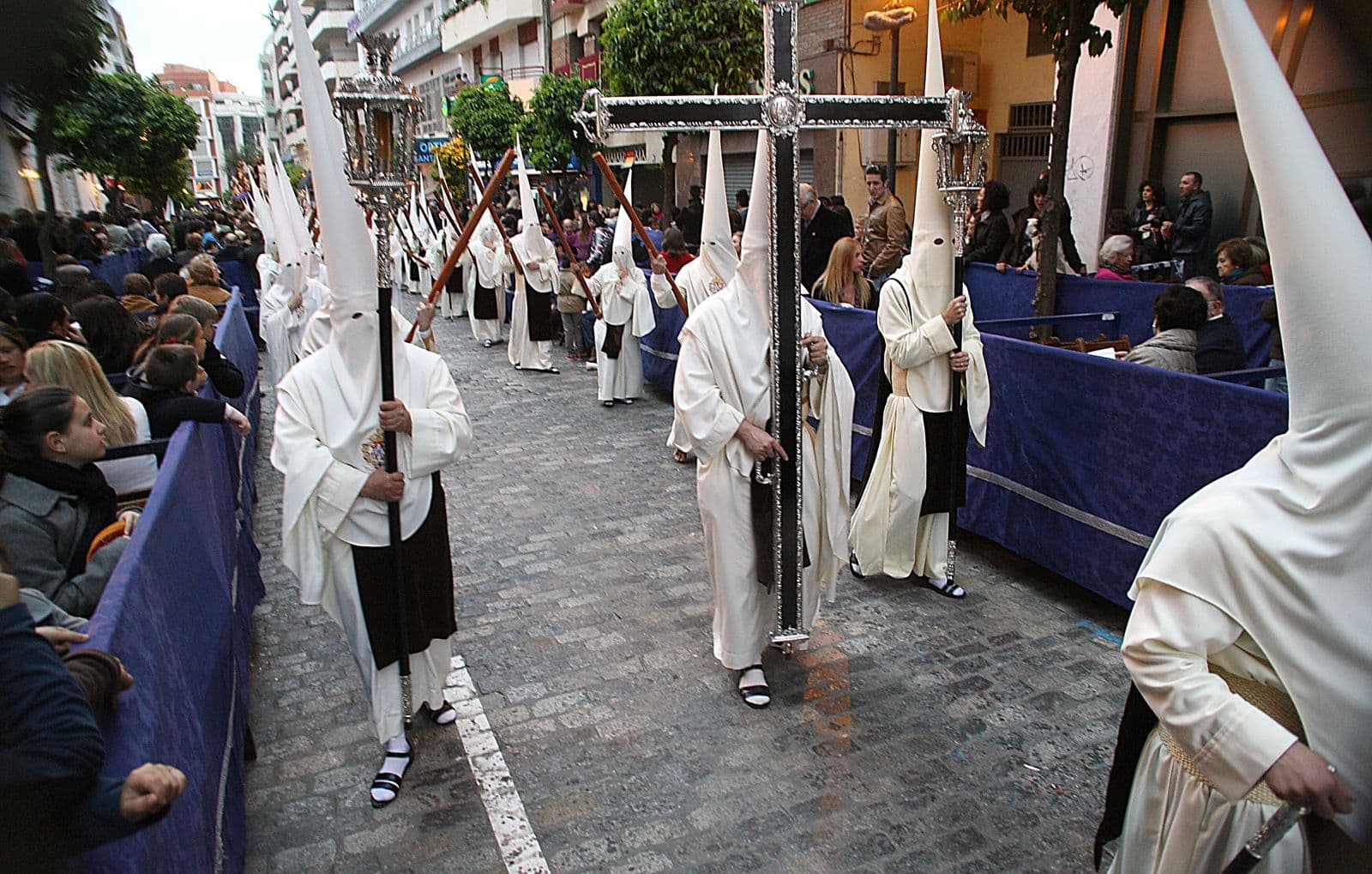Abril se adelanta al verano: prudencia ante el calor inesperado