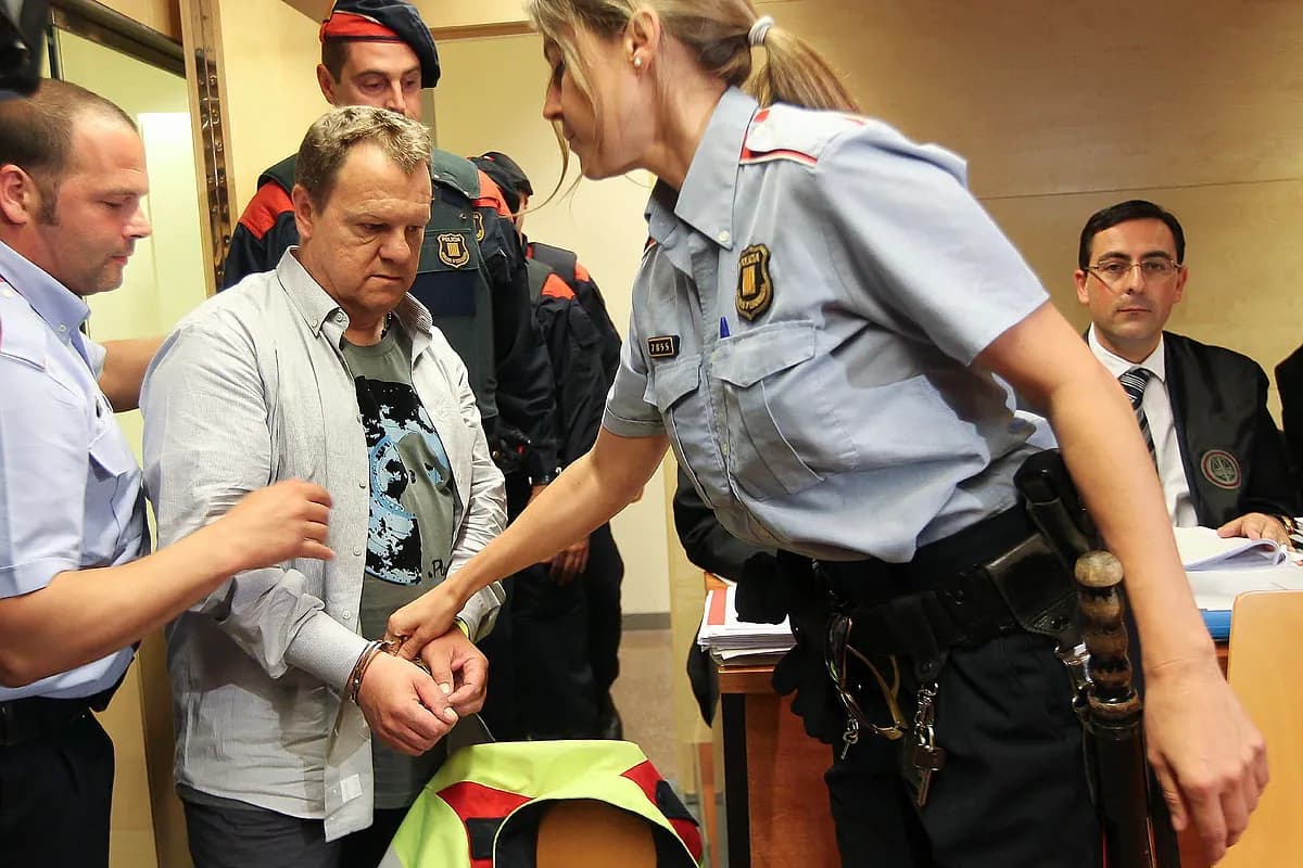 Cuando la ley tropieza con la seguridad: la alarma por el traslado del 'celador de Olot' al módulo femenino