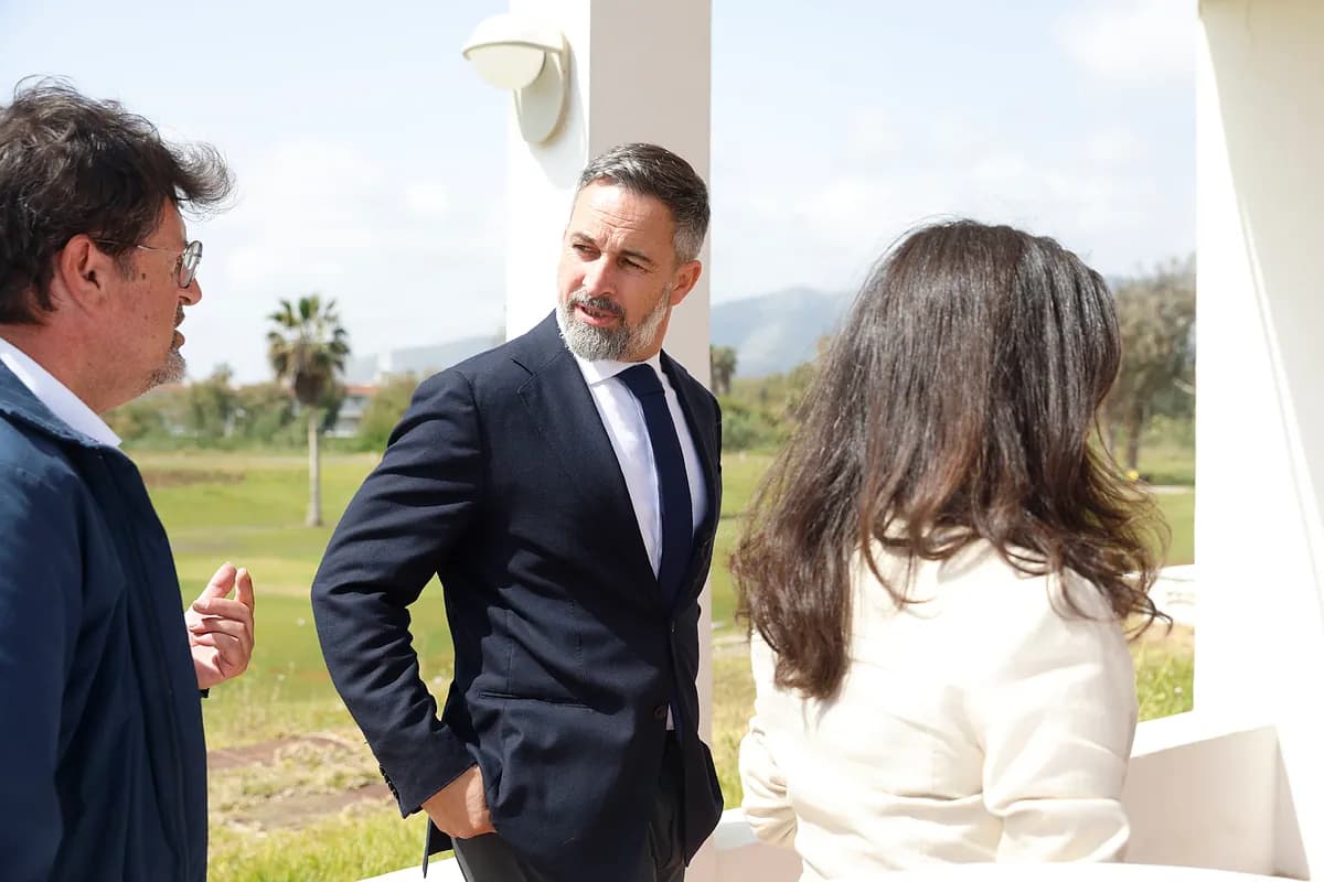 Abascal se parapeta mientras Vox expulsa a sus históricos: la Justicia, única salida