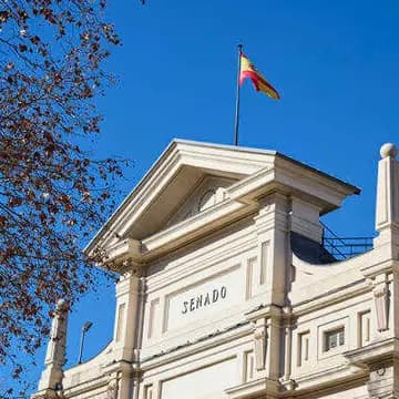 La regularización que divide: cuando el catalán queda fuera y los ayuntamientos colapsan