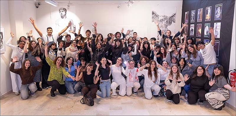 La juventud en pie: el arte del IES Mediterráneo reclama su lugar en Torrevieja