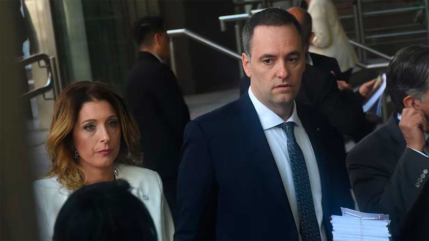 Cuando la guerra de los eléctricos nos devuelve un inodoro a bordo