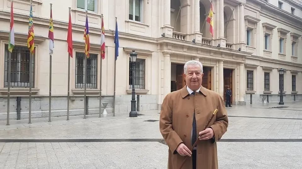 Cuando el silencio ondea: un pueblo de Salamanca roza el año sin la bandera de España