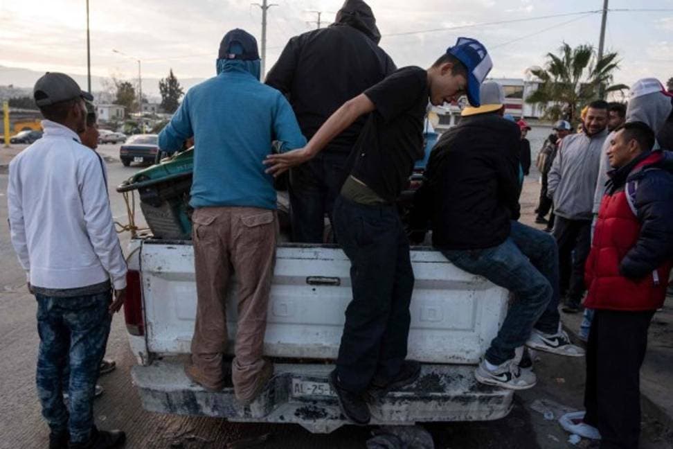 Cuando la ley separa, la familia emigra: la nueva realidad de los estadounidenses que cruzan a México