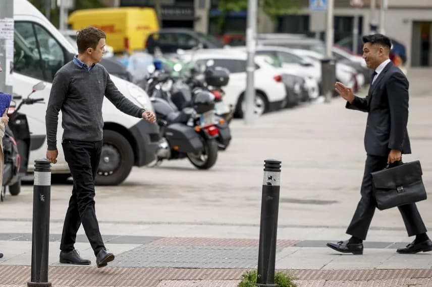 La justicia convocada, la declaración ausente: Errejón y Mouliaá frente a frente (en los papeles)