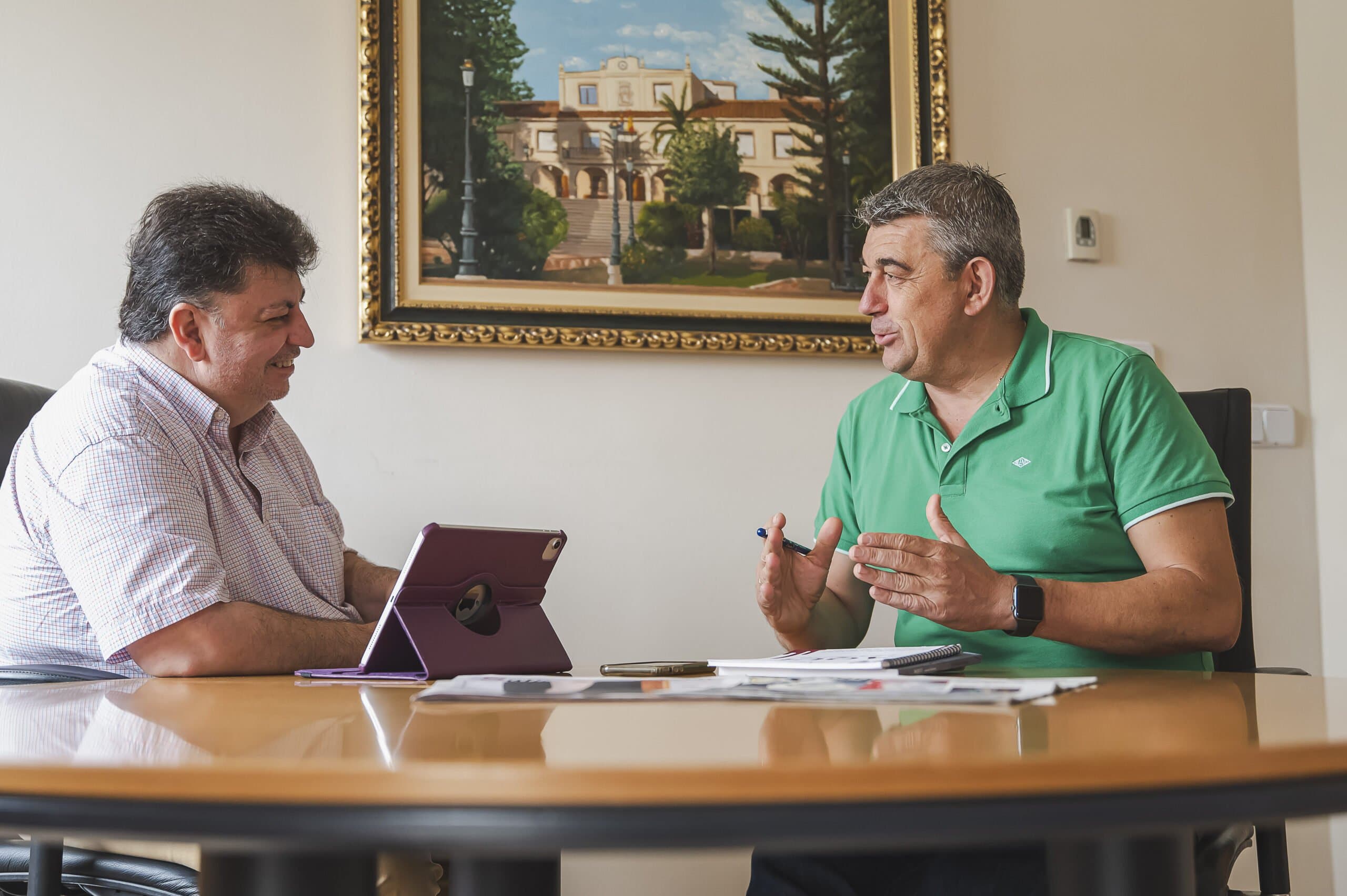 Un contrato para unir fiesta y transparencia: Torrevieja da un paso decidido