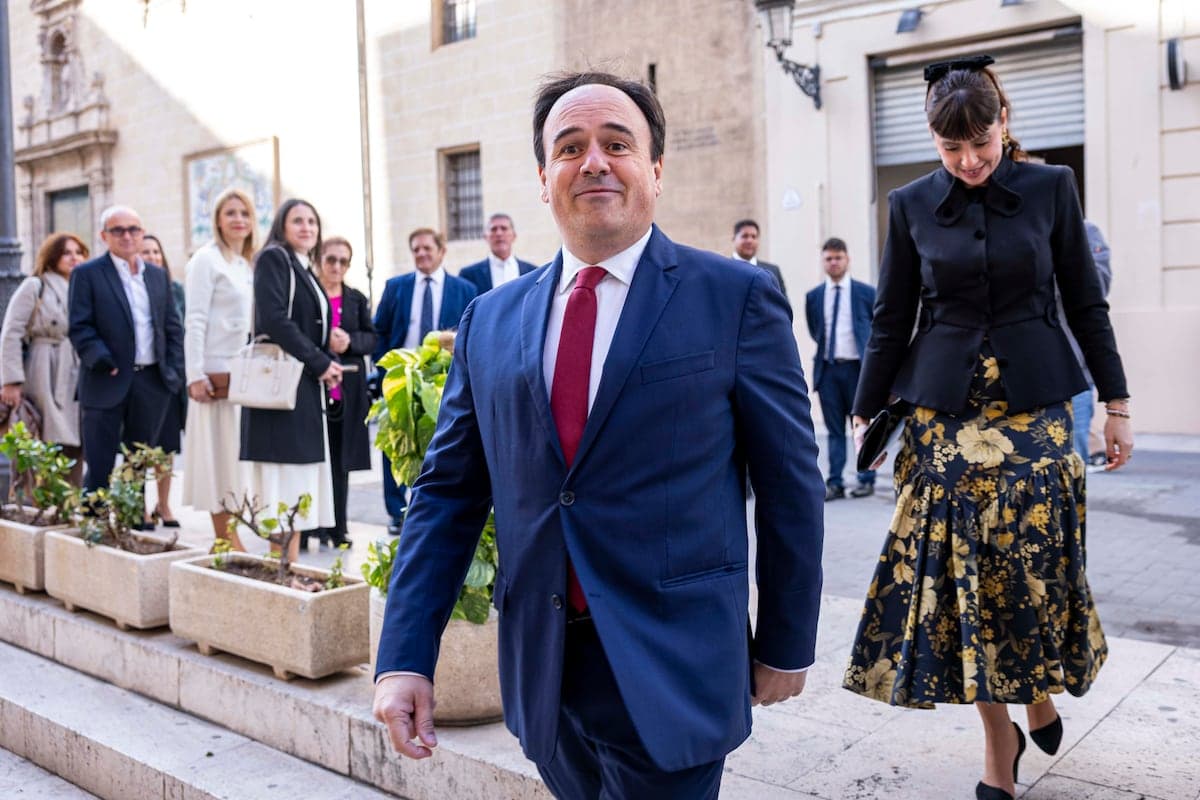 Rapidez sospechosa: la Diputación blinda en tiempo récord el puesto de la pareja del president