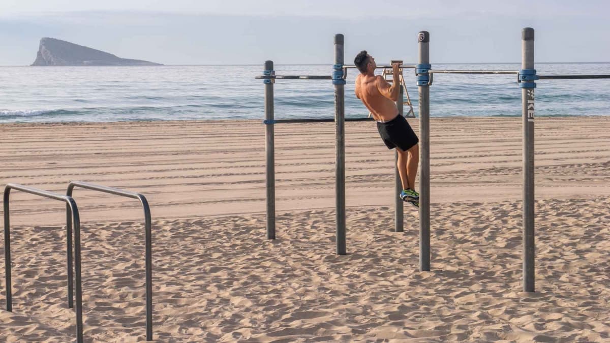 Benidorm invierte en salud pública y espacio público: la calistenia de Poniente se amplía