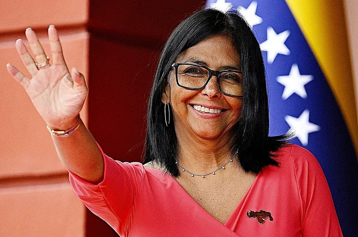 El Rey elude invitar a Delcy Rodríguez en persona: la prudencia real ante una cumbre incómoda