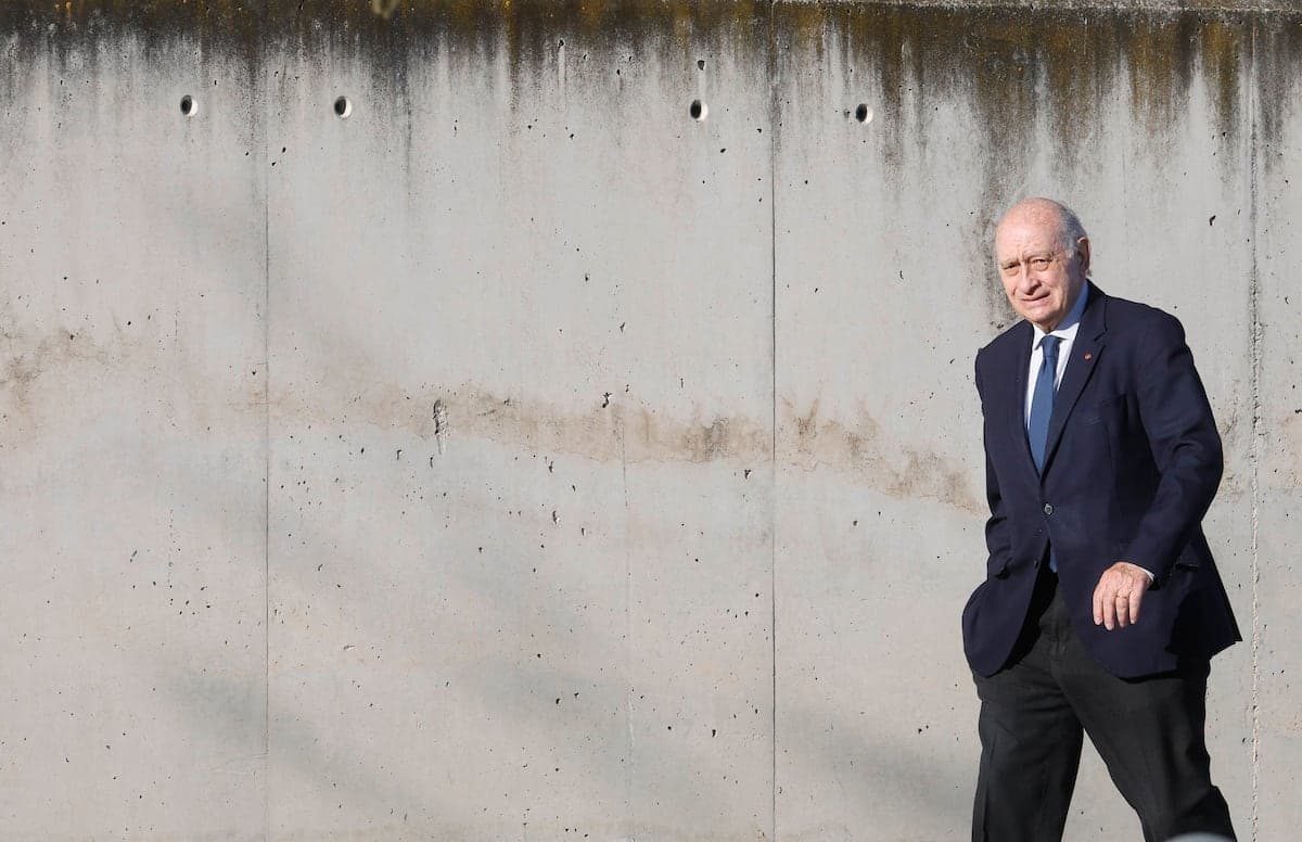 Fernández Díaz traza su contención: aislarse para no hundirse
