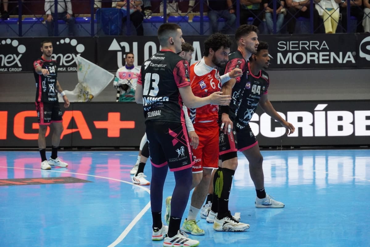 Empate de corazón: El Eón arranca un punto al borde del abismo