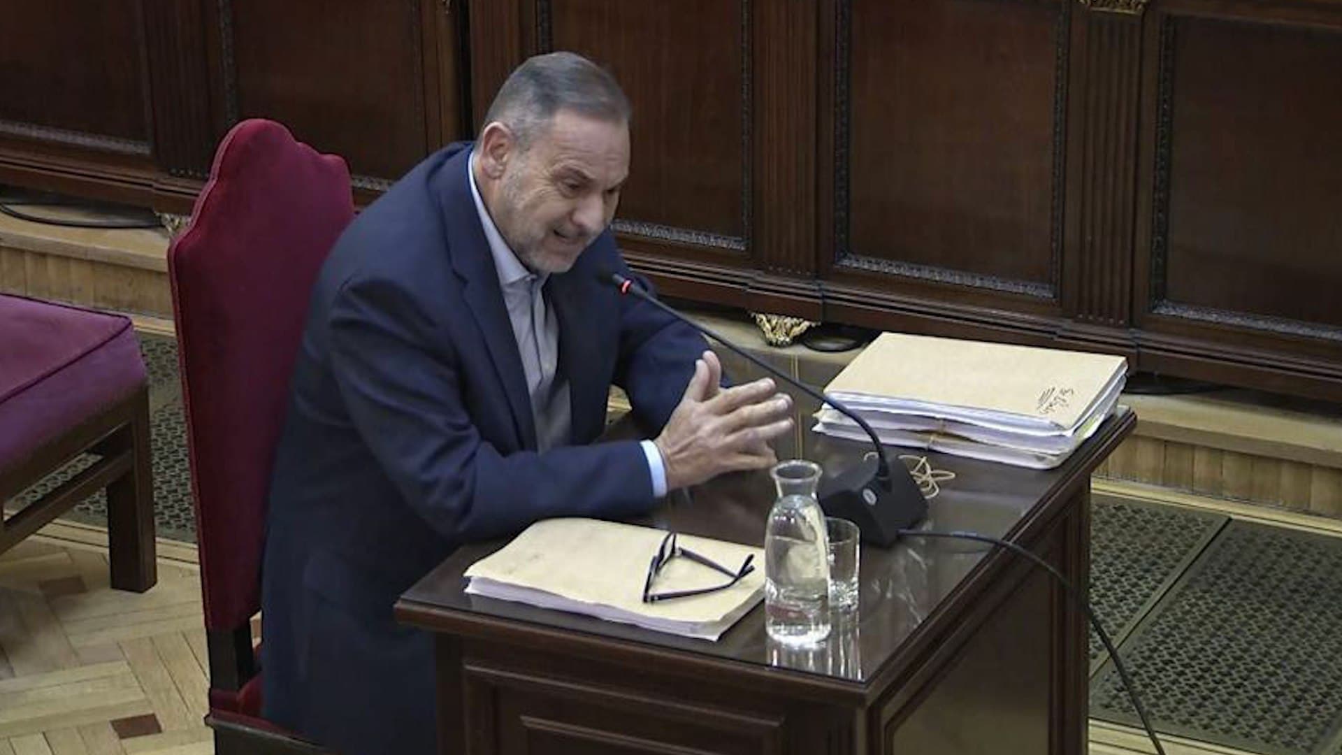 Ábalos se adorna de victimismo mientras niega todo y admite una “condena clara”