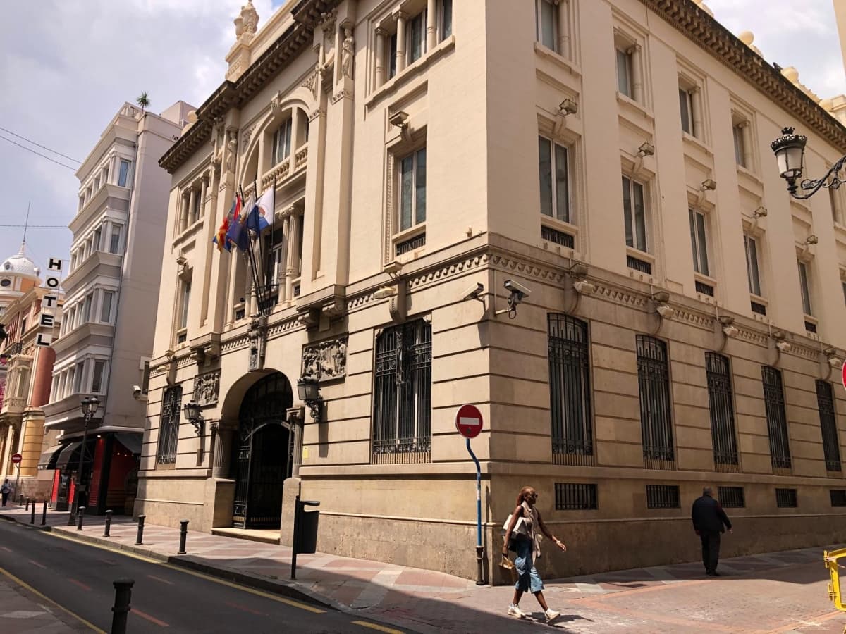 El Sabadell no clausura, plantea futuro público para su sede en Alicante
