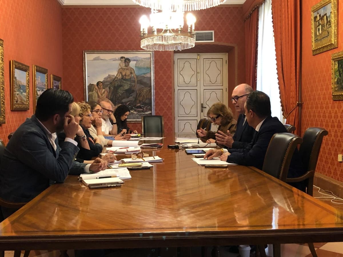 La comisión de las VPP de Alicante encalla: ausencias y silencio institucional
