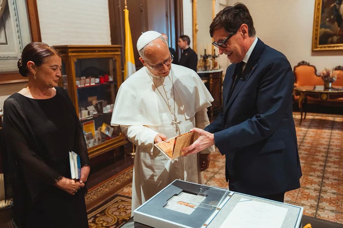Illa reivindica una "nación" que hasta el Papa llamó "región"