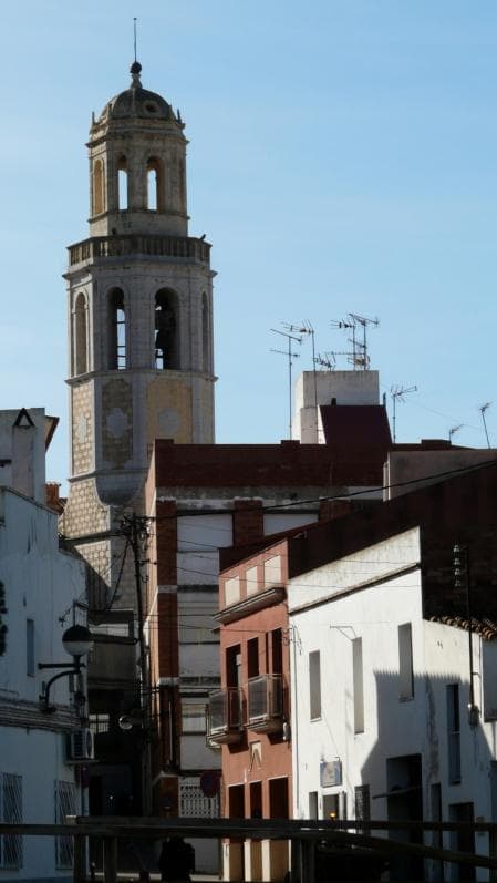Atacar el patrimonio es atacar a Burgos: pintada con 'Vox' en el Arco de Santa María