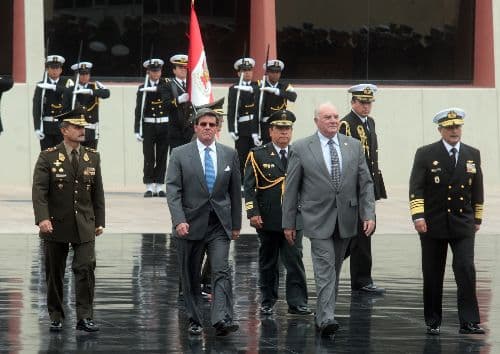 Los enemigos del Rey: la pinza que busca derribar a la Corona