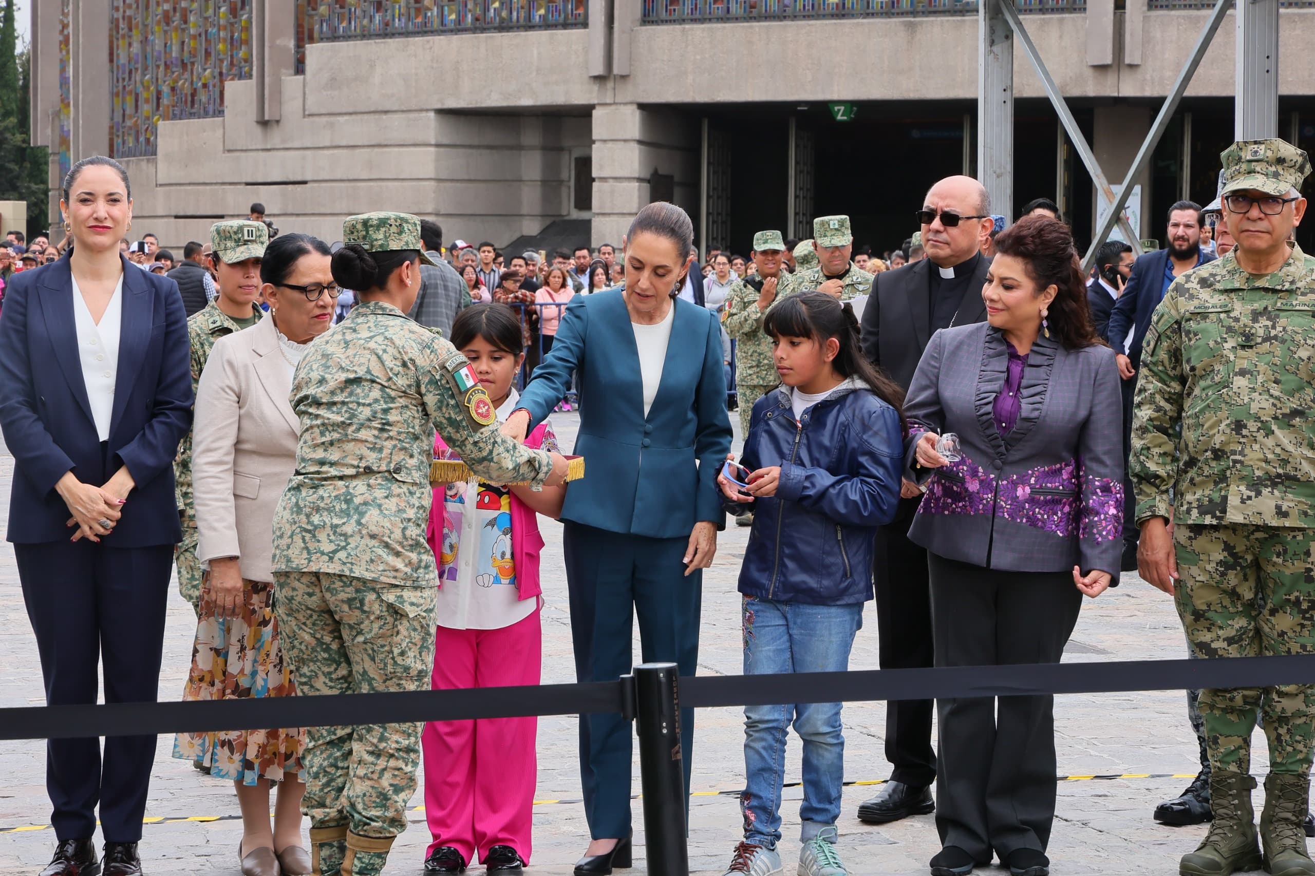 Un gesto, no la reconciliación: a medias palabras y la historia pendiente