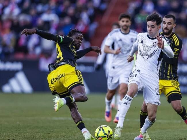 El Rey avanza y la pelota salta al tejado de México