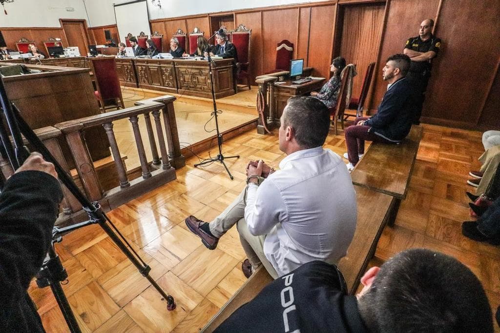 La soledad de los acusados: aislamiento y sombras tras casi nueve años de silencio