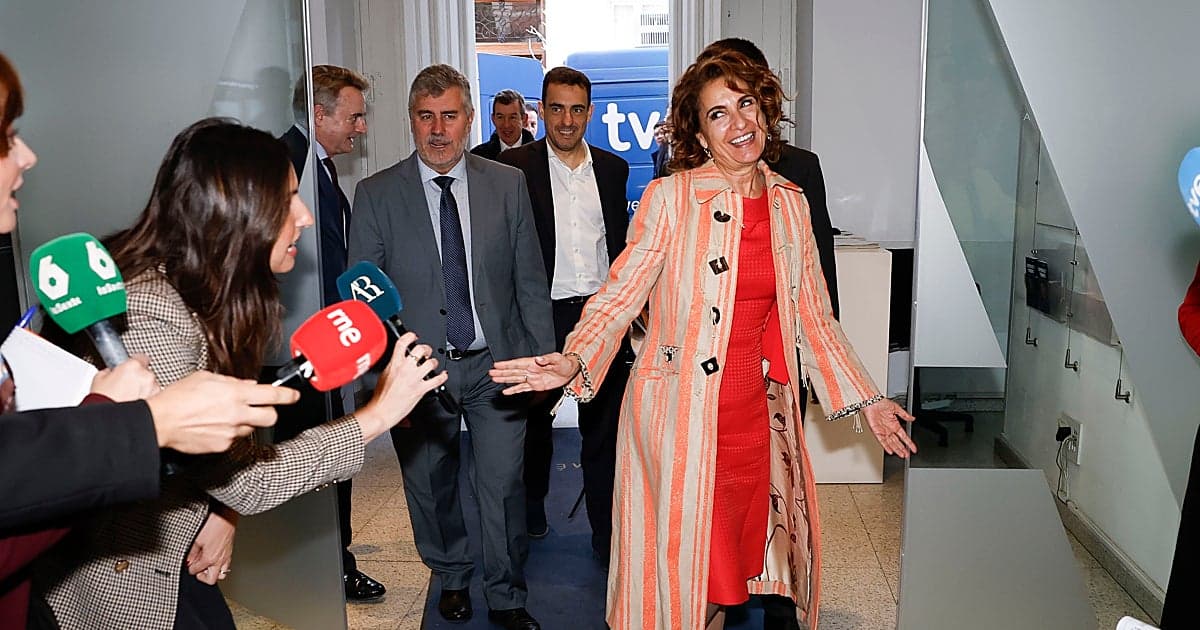 Montero agita el fantasma del copago y convierte la salud en plebiscito