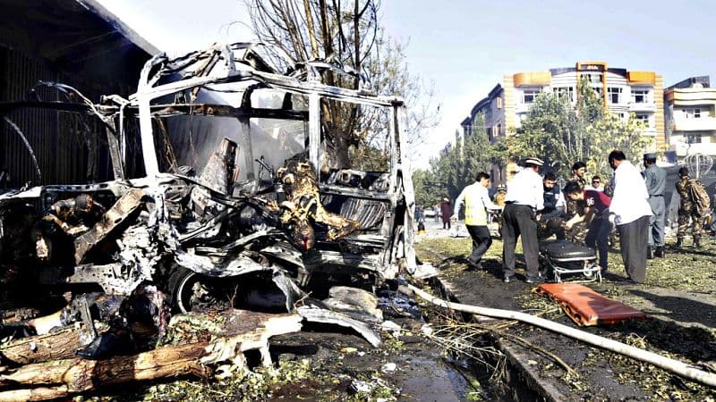 Un abrazo que detuvo el horror: la valentía cívica que exige reconocimiento