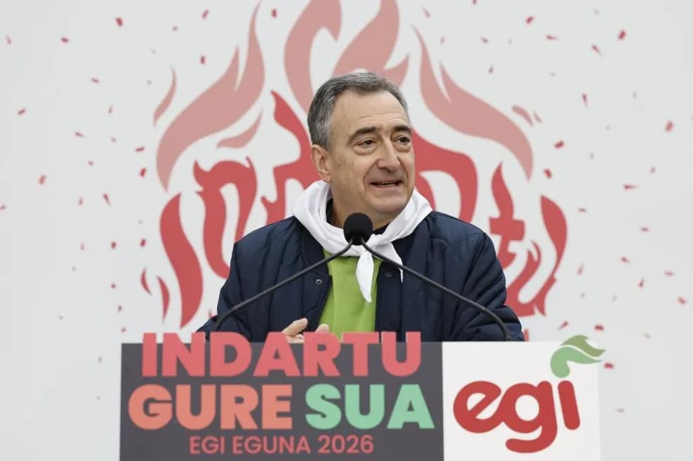 Aitor Esteban, año I: la encrucijada de un PNV que quiere ser centro y teme al relevo