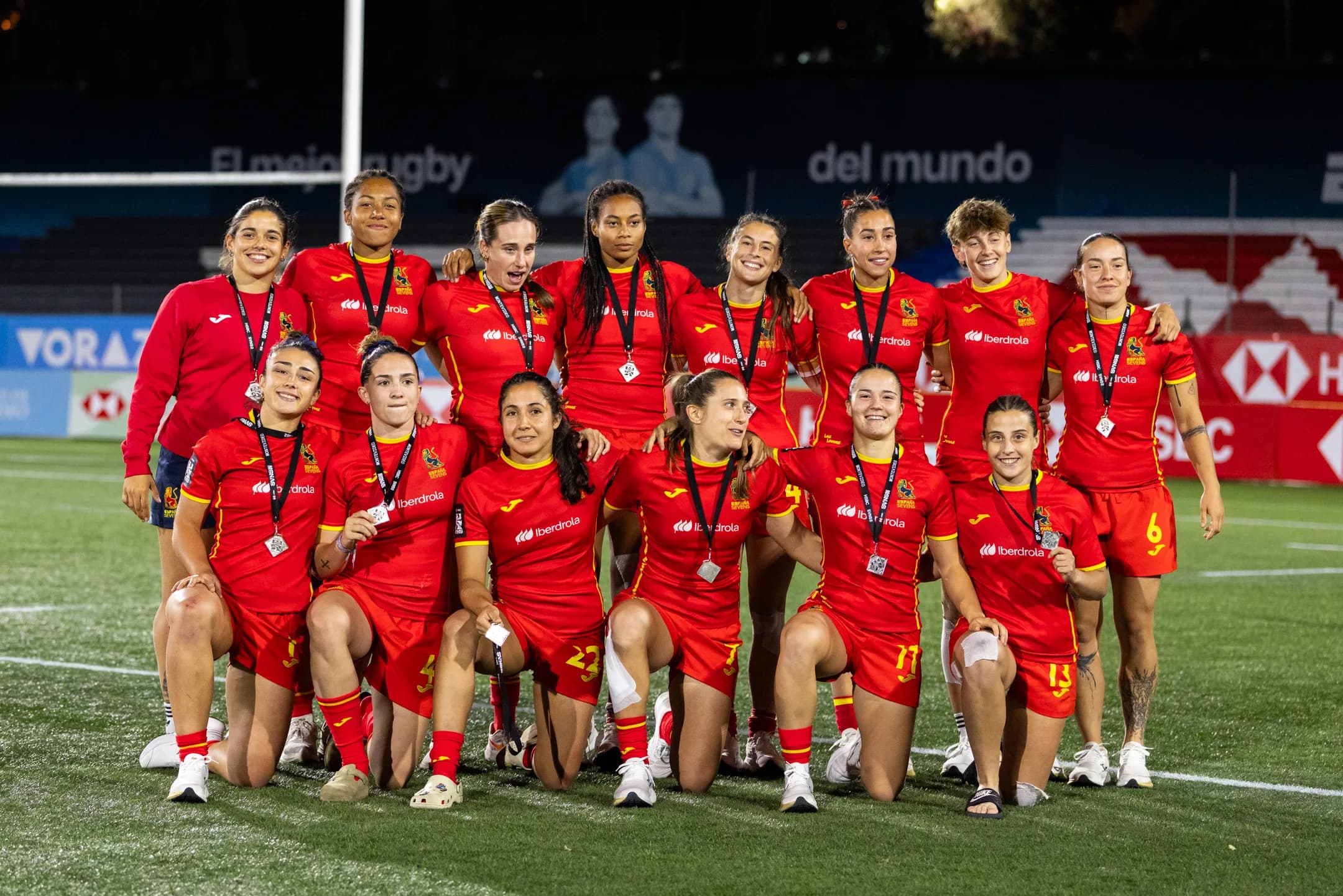 Juan Carlos I aplaudido en París: la ovación extranjera que remueve nuestro espejo