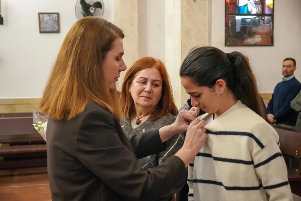 Un referente que vuelve en insignia: la Lealtad de un enfermero y la nación que le homenajea