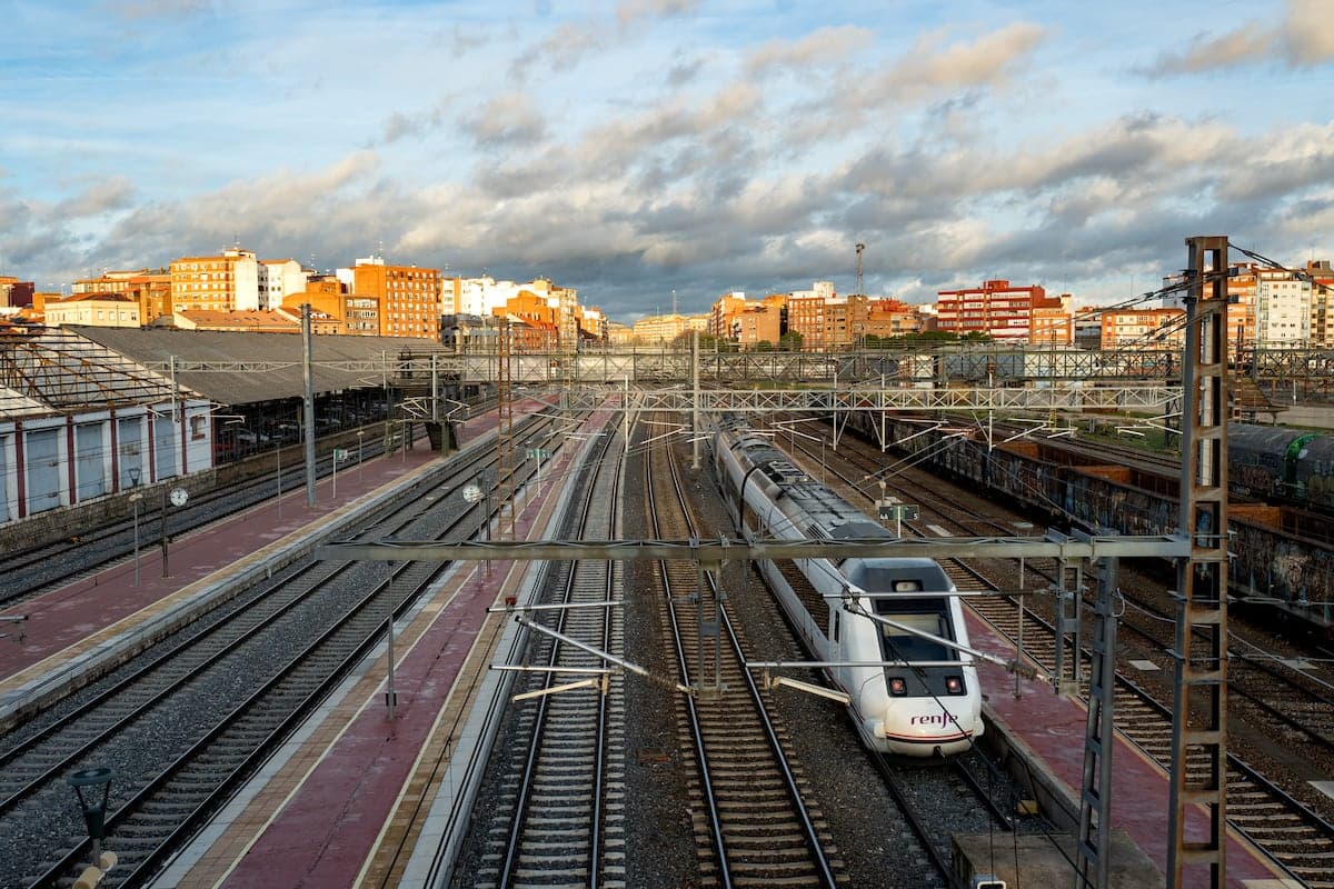 Siete kilómetros de hierro: la promesa que Valladolid arrastra desde hace 42 años