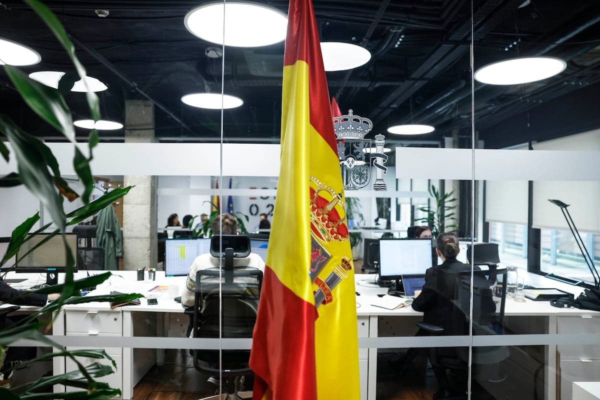 El ejército temporal de La Moncloa: técnica, juventud y presidencia cautelosa