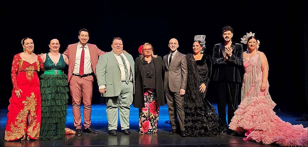 Torrevieja en pie: la copla y el flamenco brillan en las Salinas de Oro