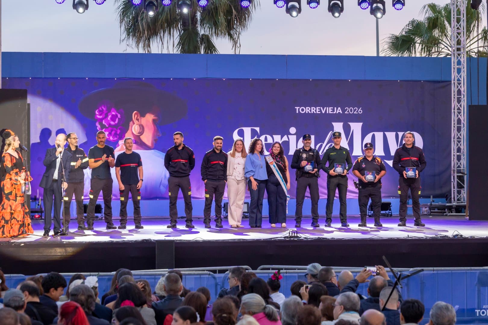 Torrevieja se viste de feria y honra a quienes custodiaran nuestra seguridad