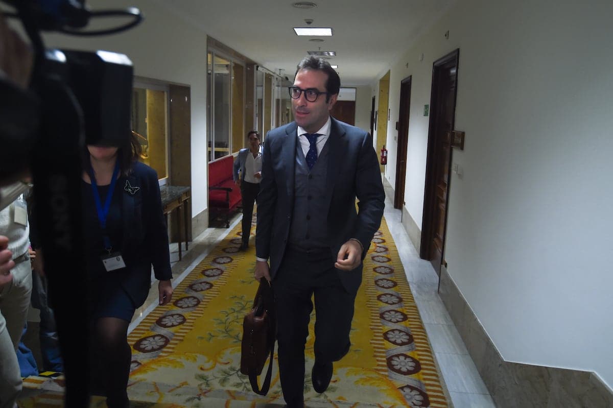 La insurrección de los fundadores: quince firmas que sacuden a Vox