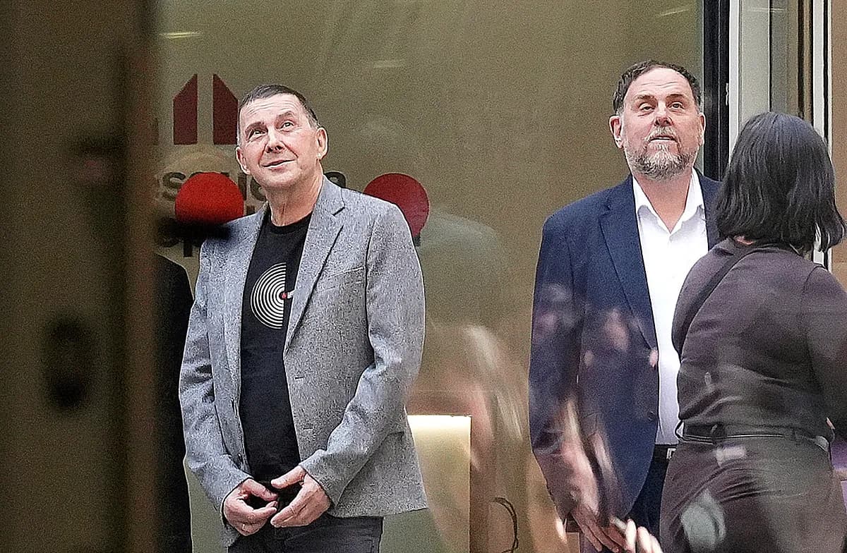 Junqueras y Otegi clausuran el teatro de Rufián