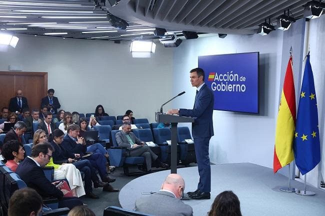 Sánchez respira a trompicones: decreto anticrisis aprobado a empujones